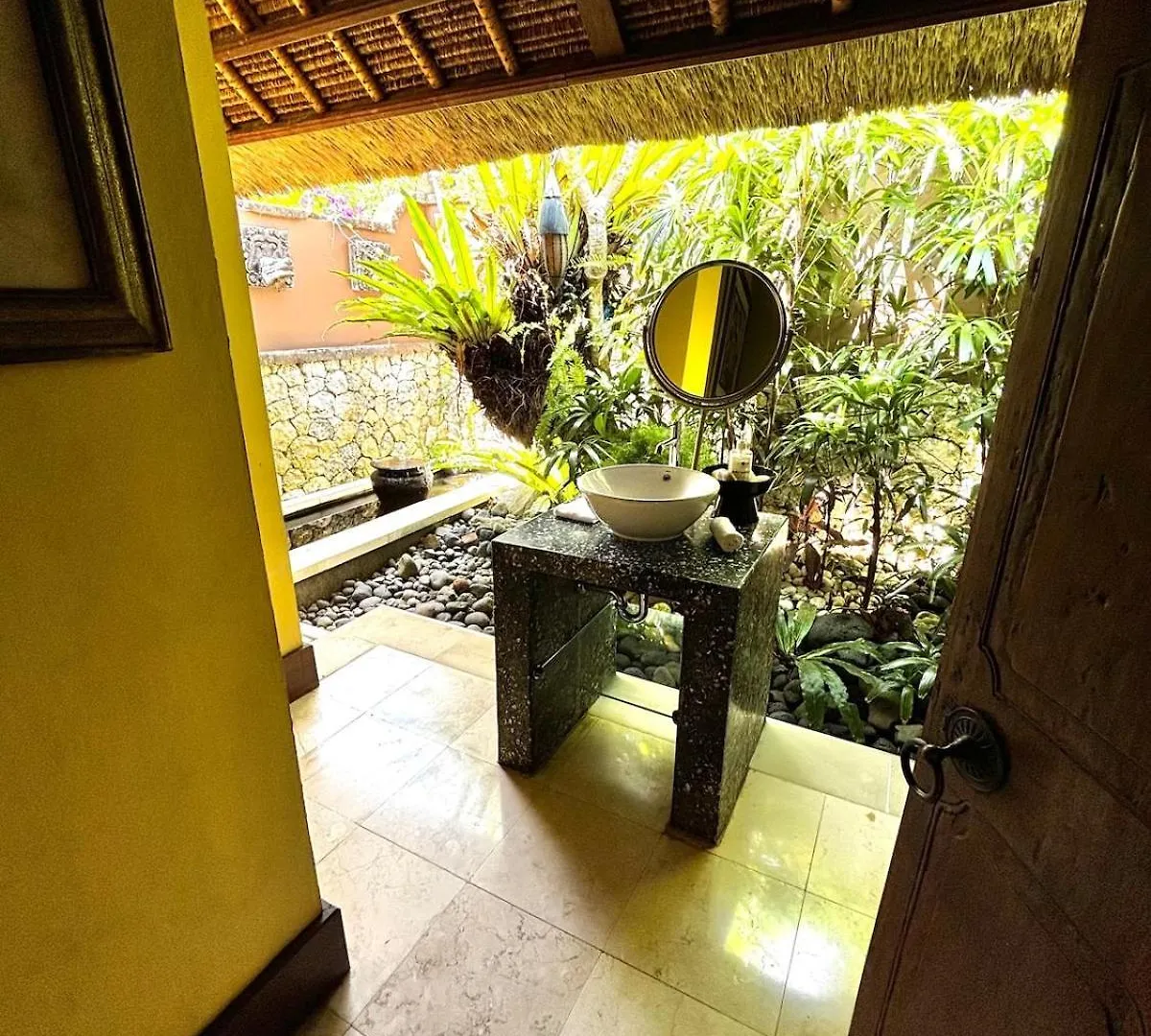 Unique Tropical High Class Oasis-Cook Driver Staff 웅아산